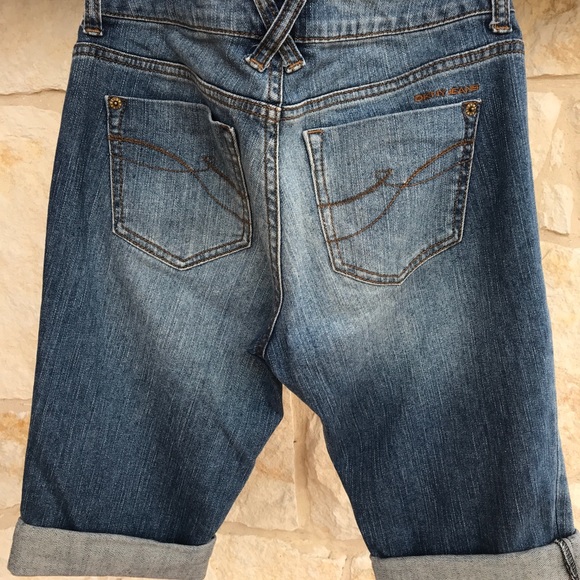 DKNY shorts (excellent condition) - Picture 2 of 3